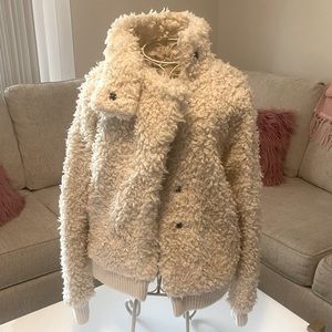 abercrombie & fitch soft fuzzy cream colored jacket